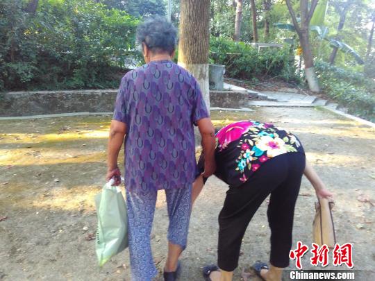 古稀中风子不弃浙江永嘉花甲孝女十年奉亲路