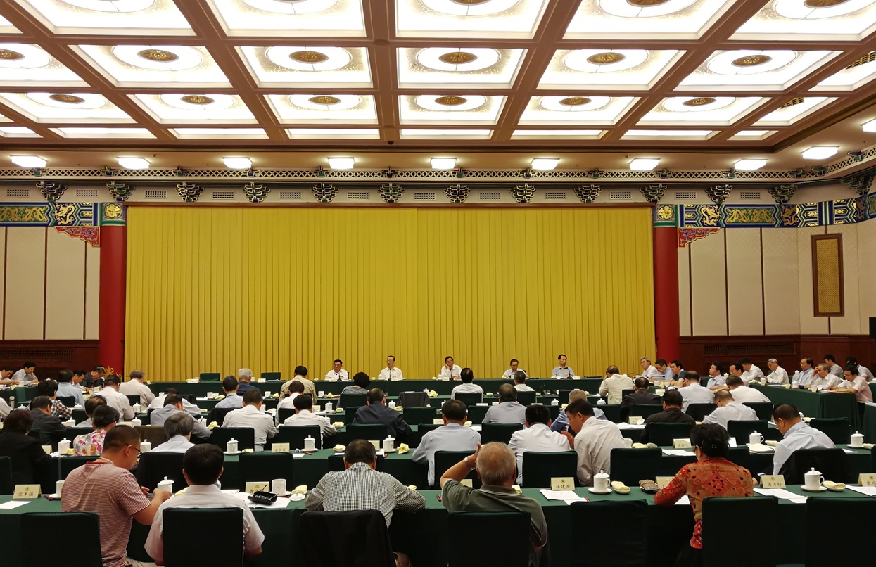 全国政协十二届常委会第二十二次会议举行专题分组讨论