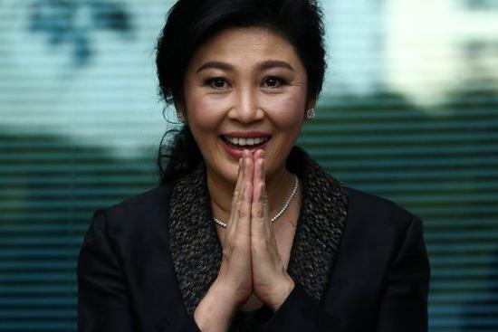 法媒披露英拉出逃细节：先扔手机再换汽车_《参考消息》官方网站