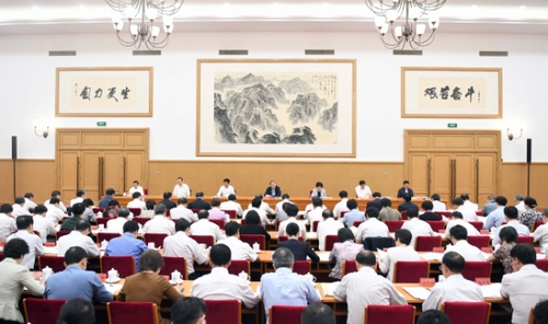 俞正声出席新疆若干历史问题研究座谈会并讲话1