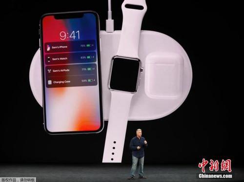 iPhone 8为5888元起售，iPhone 8 Plus 6688元起售，两者都是9月15日预订。iPhone X 10月27日预订，11月3日开售，64G版本卖8388元，顶配的256GB版本则售价9688元。