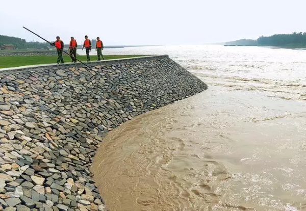 黄河变清调查:每年泥沙减少7亿吨 大洪水几率增加