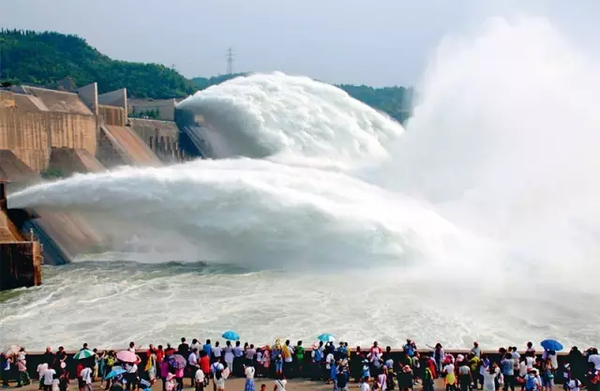 黄河变清调查:每年泥沙减少7亿吨 大洪水几率增加