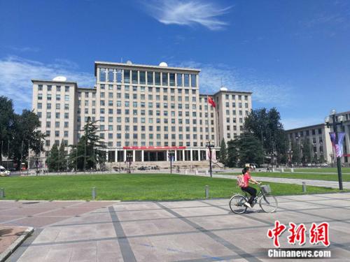资料图：清华大学校园内 <a target='_blank' href='http://www.chinanews.com/' >中新网</a>记者 张尼 摄