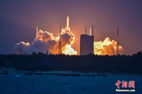 图为长征五号遥二运载火箭升空瞬间(资料图)。<a target='_blank' href='http://www.chinanews.com/'>中新社</a>记者 骆云飞 摄