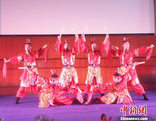 图为“荣耀五千年”之鼓舞。　林永传 摄