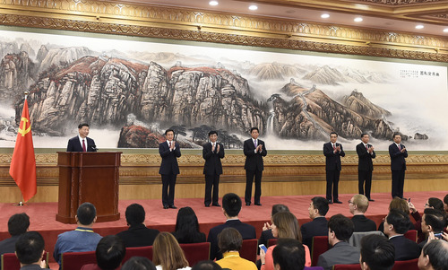 （1）习近平等十九届中共中央政治局常委同中外记者见面
