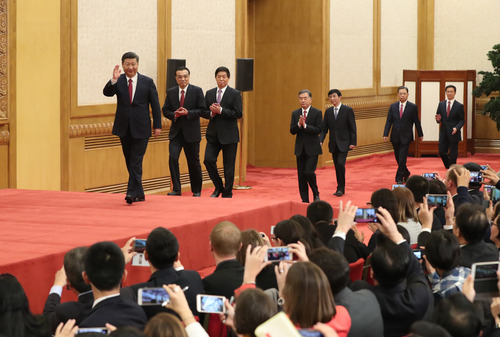 （3）习近平等十九届中共中央政治局常委同中外记者见面