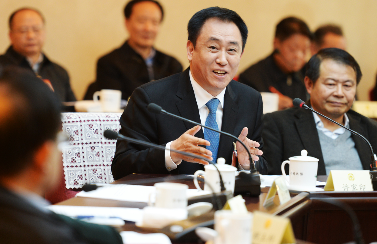 许家印常委在分组讨论会上发言