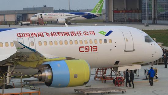 第2架国产大飞机C919昨天点火实验 还与第一架同框
