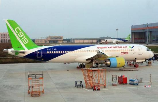 第2架国产大飞机C919昨天点火实验 还与第一架同框