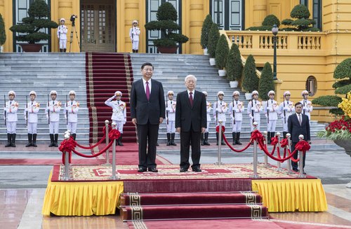 （2）习近平同越共中央总书记阮富仲举行会谈
