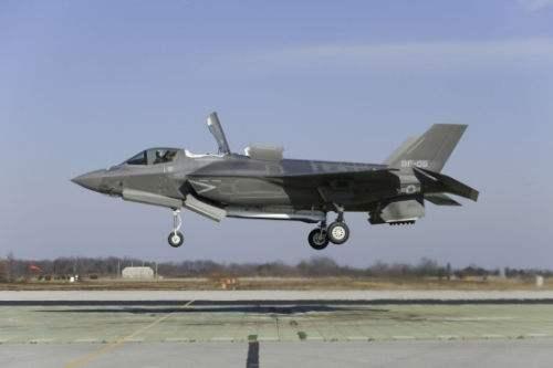 美军3架F-35飞抵驻日岩国基地16架战机部署完成