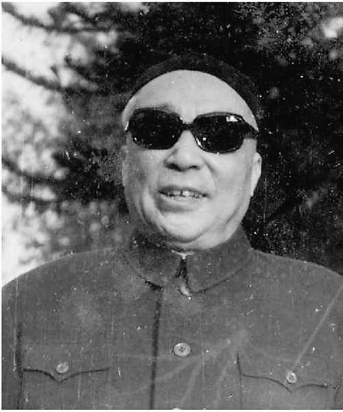 谢稚柳（1910－1997年）原名稚，字稚柳，后以字行。晚号壮暮翁，斋名鱼饮溪堂、杜斋、烟江楼、苦篁斋等。