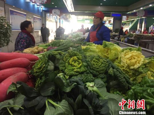 陶山嘉苑农贸市场一角。吴兰 摄