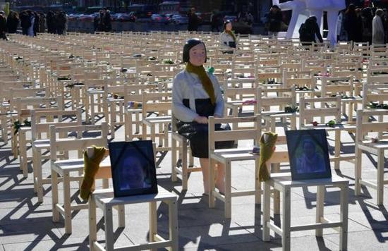 不满文在寅批评慰安妇协议 日本考虑召回驻韩大使
