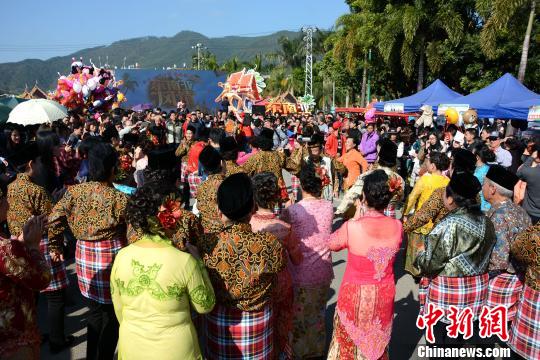 中国侨网12月30日，第五届东南亚风味美食展销活动在常山东南亚风情美食一条街举办。　张金川　摄
