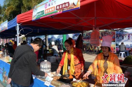 东南亚风味美食展销活动。　张金川　摄