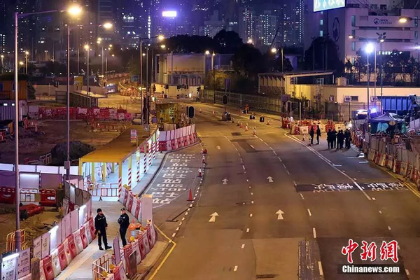 香港闹市5天2次发现战时炸弹 上演真实拆弹专家