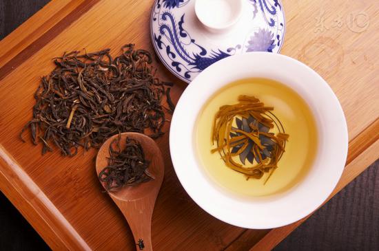 泡茶第一遍的水要倒掉吗