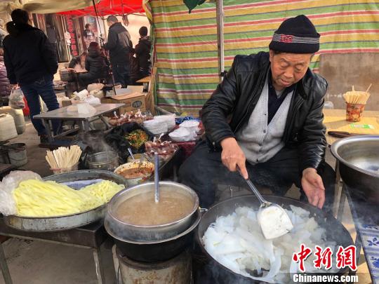 西北农家年味少“油腻”多养生