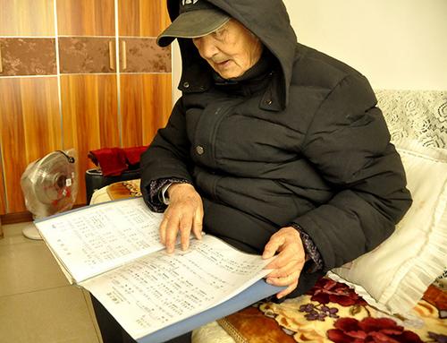 成都89岁空巢老人当裸模：不认为羞耻这是艺术