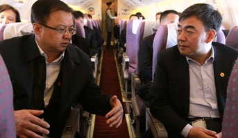 参加全国政协十三届一次会议的委员陆续抵京