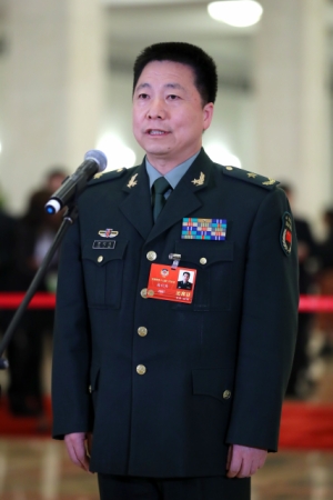 （1）全国政协委员接受采访