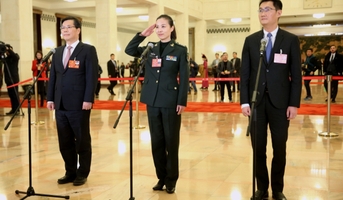 十三届全国人大一次会议首场“代表通道”开启