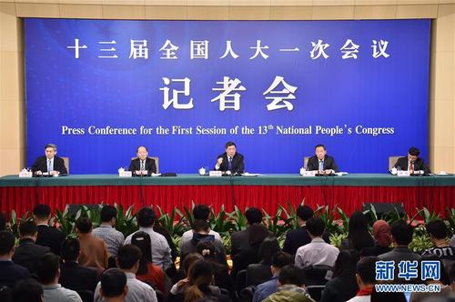 3月6日，十三届全国人大一次会议新闻中心举行记者会，邀请国家发展和改革委员会主任何立峰、副主任张勇、副主任宁吉喆就“创新和完善宏观调控，推动高质量发展”相关问题回答中外记者提问。