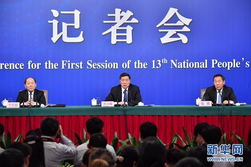 3月6日，十三届全国人大一次会议新闻中心举行记者会，邀请国家发展和改革委员会主任何立峰、副主任张勇、副主任宁吉喆就“创新和完善宏观调控，推动高质量发展”相关问题回答中外记者提问。3