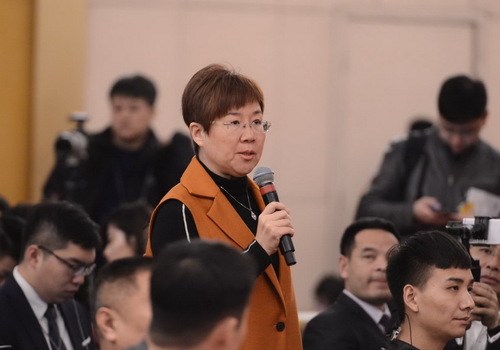香港商报记者提问。人民网记者 张启川 摄