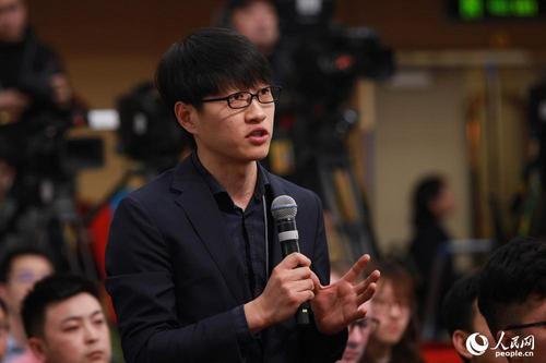 中国国际广播电台记者提问 人民网记者 郝勇 摄
