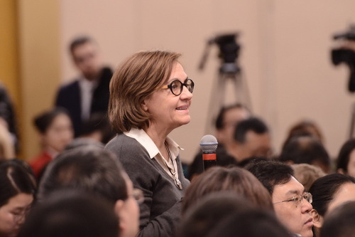 法兰西广播电视公司记者提问
