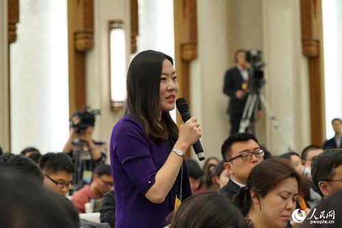 新华社记者提问 人民网记者 赵铎 摄