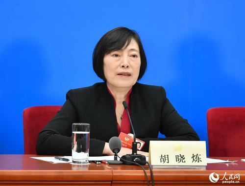 全国政协委员、中国进出口银行董事长胡晓炼 人民网记者 于凯 摄