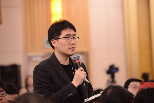 香港商报记者提问
