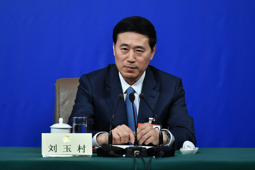 全国政协委员、北京大学党委副书记、医学部党委书记刘玉村。人民网记者 摄