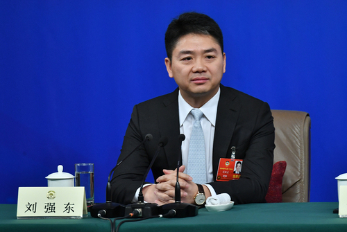 全国政协委员、中国民间商会副会长、京东集团董事局主席兼首席执行官刘强东。人民网记者 于凯 摄
