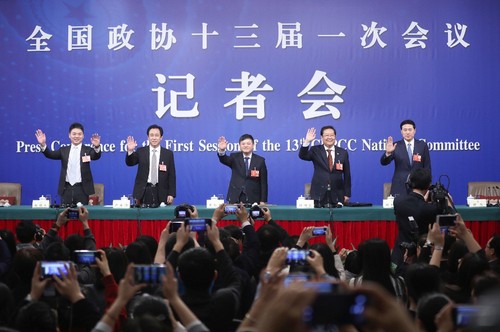 全国政协十三届一次会议记者会现场