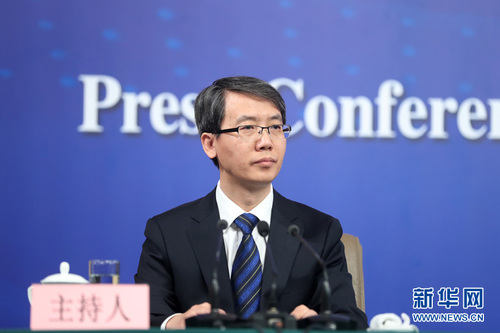 记者会主持人