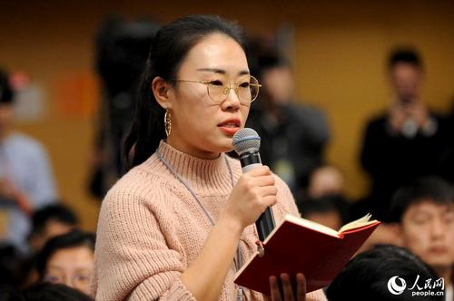 国际商报记者提问 人民网记者 郝勇 摄