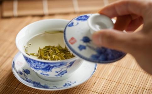 春季减肥喝什么茶 最适合春季减肥的茶饮有哪些 春季喝茶减肥注意事项