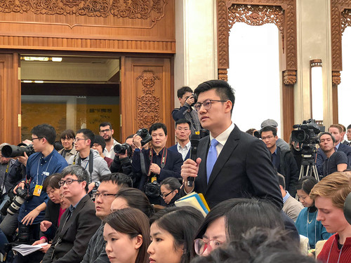 中央电视台、央视网记者提问
