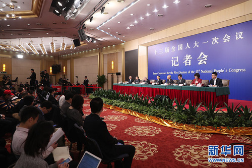 记者会现场。新华网 中国政府网 翟子赫 摄