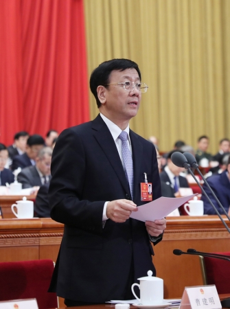（2）十三届全国人大一次会议举行第四次全体会议