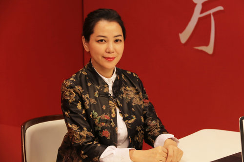 董事长肖莉莉-正面