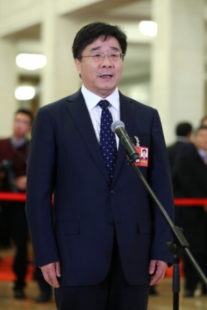（7）全国政协委员接受采访