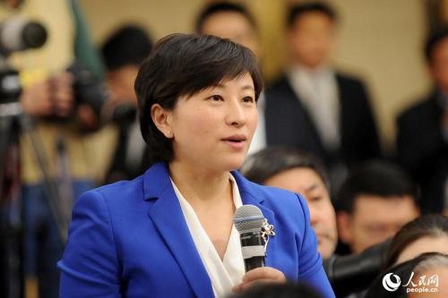 中国国际电视台记者提问 人民网记者 郝勇 摄