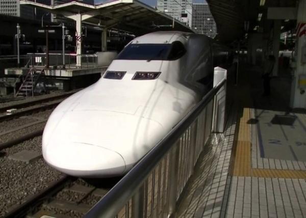 日本高铁再出事故：途中刹车部件脱落 车底冒火花